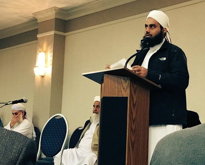 Mufti Shazad M. Hussain, a graduate of Pakistan’s seminary ‘Jamia Binoria Karachi’ is an Imam at Springfield’s ‘Masjid Noor’ and the Managing Director at A.I.M.(Anjuman-Islahul-Muslemeen). He glorified the notion of violent Jihad (Holy War) at the Virginia hate rally, and condemned Ahmadi Muslims for a differing interpretation. 