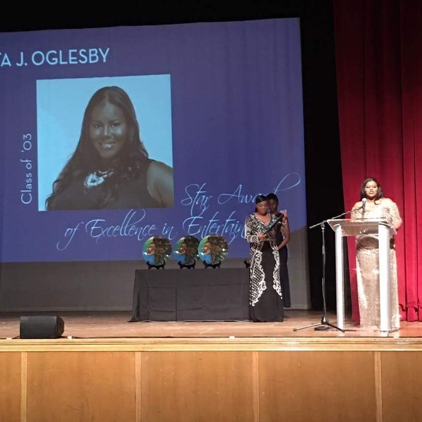 Syreta J. Oglesby receives the Rising Star In Entertainment Award from the New York Chapter of the National Alumnae Associati