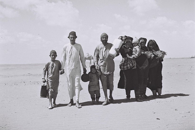 <strong>Yemenite Jews on their way to the refugees camp in Aden, Yemen. </strong>