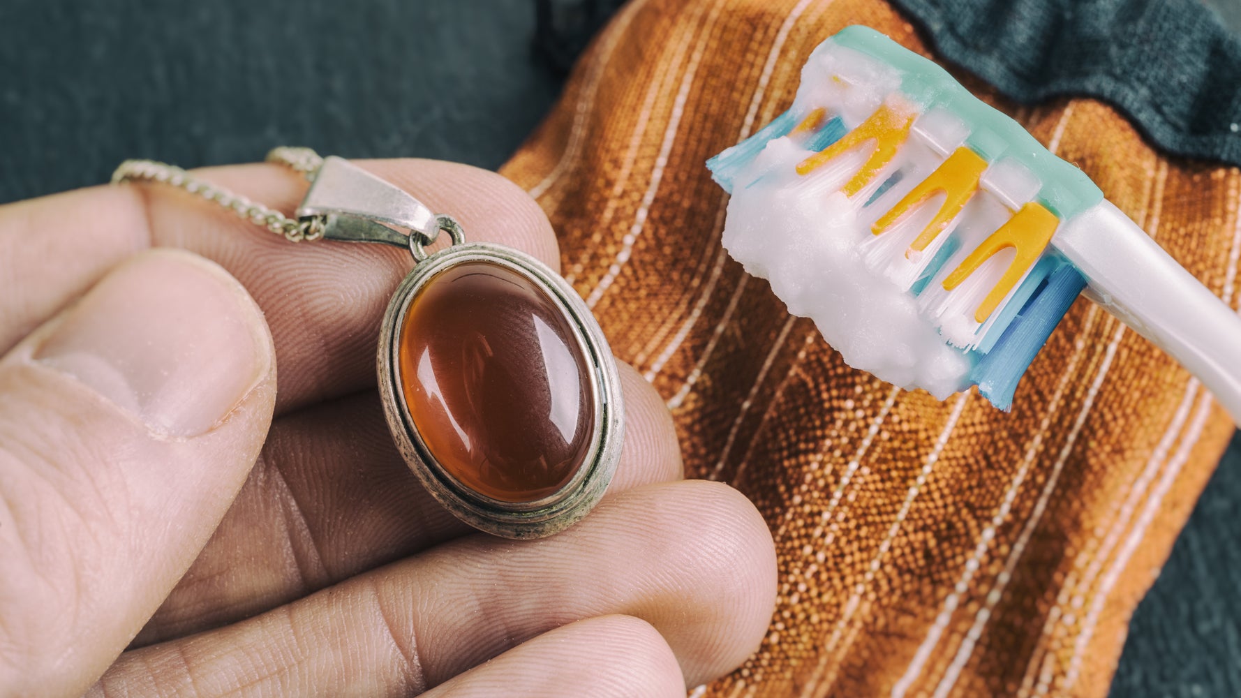 Cleaning necklace 2025