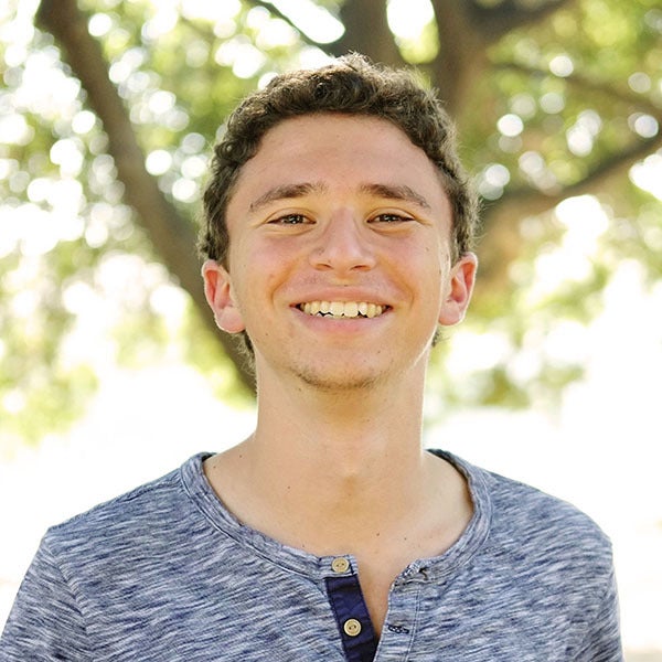 Originally from Northbrook, Illinois, Yoni in on gap year in India with Global Citizen Year. Yoni is passionate about Judaism