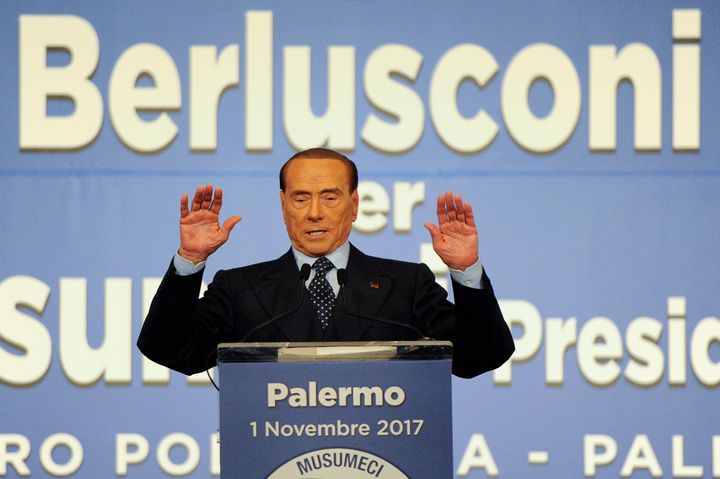 Forza Italia party leader Silvio Berlusconi gestures during a rally for the regional election in Palermo, Italy, November 1, 2017. (REUTERS/Guglielmo Mangiapane)