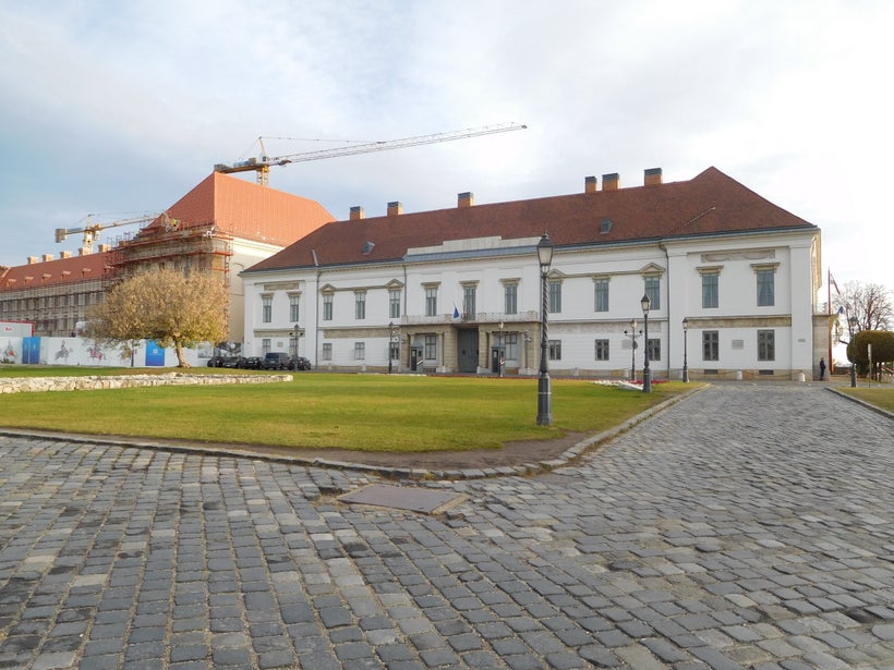 <strong>Work underway on Castle Hill</strong>