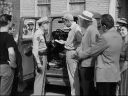 Barney Fife and Gomer Pyle handle a crisis in Mayberry.