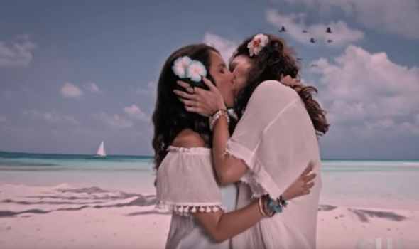 Luisa and Rose, Jane the Virgin