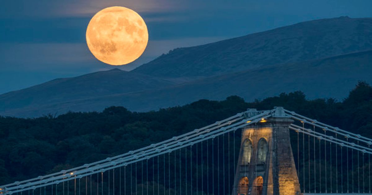 Supermoon UK 2017 The Biggest And Brightest Supermoon Of The Year Is