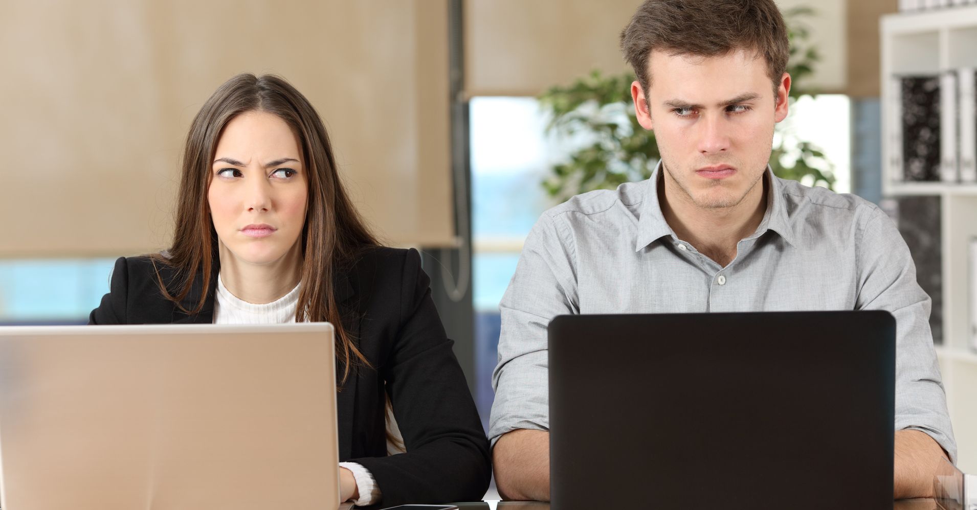 how-to-deal-with-a-co-worker-who-doesn-t-like-you-huffpost