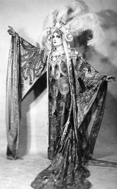 Rosa Raisa sang the role of Princess Turandot at La Scala during the world premiere of Puccini's opera on April 25, 1926 
