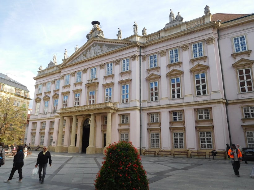 <strong>Town Hall square </strong>