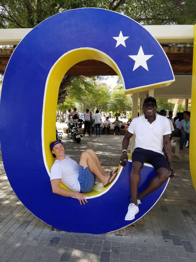 Exploring the colors of Curaçao with Davey Wavey.