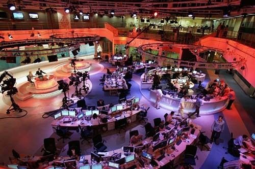 <p><em>Screen shot of Aljazeera's newsroom</em></p>