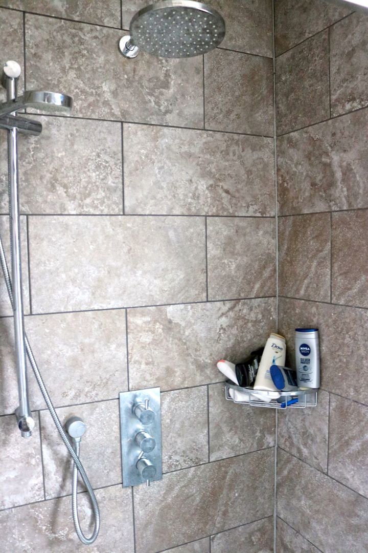 <strong>Barons Court Project fundraised to finance a revamped shower. 'It's like a hotel,' Mo told HuffPost</strong>