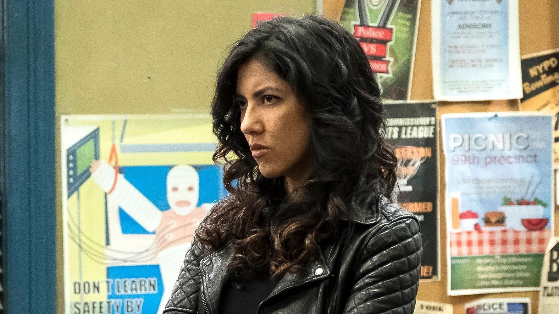 Brooklyn Nine Nine Character Comes Out As Bisexual On Show S 99th Episode Huffpost