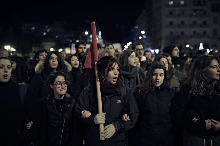 Πορεία μνήμης από φοιτητές, οργανώσεις και κόμματα της εξωκοινοβουλευτικής αριστεράς για τα εννιά χρόνια από την δολοφονία του Αλέξη Γρηγορόπουλου από αστυνομικό, Θεσσαλονίκη, 6 Δεκεμβρίου 2017.