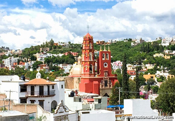 <p>Red church, Marfil neighborhood, Guanajuato, Colonial Highlands, Mexico.</p>