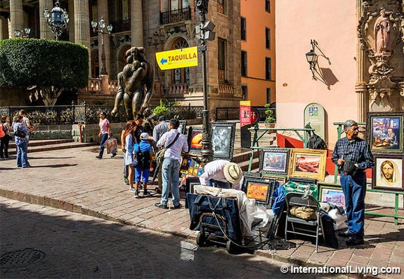 <p>Sidewalk art sale, Guanajuato, Colonial Highlands, Mexico.</p>