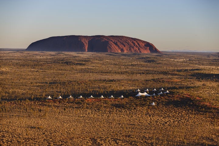 <p><strong>Aerial View - Longitude 131 Luxury Tented Pavilions Facing Ayers Rock</strong></p>