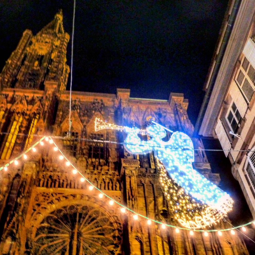 Το Στρασβούργο μεταμορφώνεται στην απόλυτη πόλη των Χριστουγέννων.