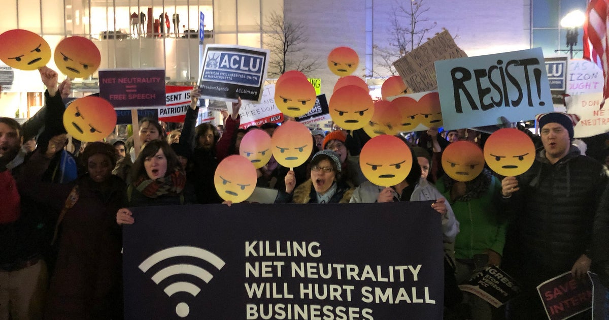 Protesters Demonstrate Outside Verizon Stores, Congressional Offices To ...