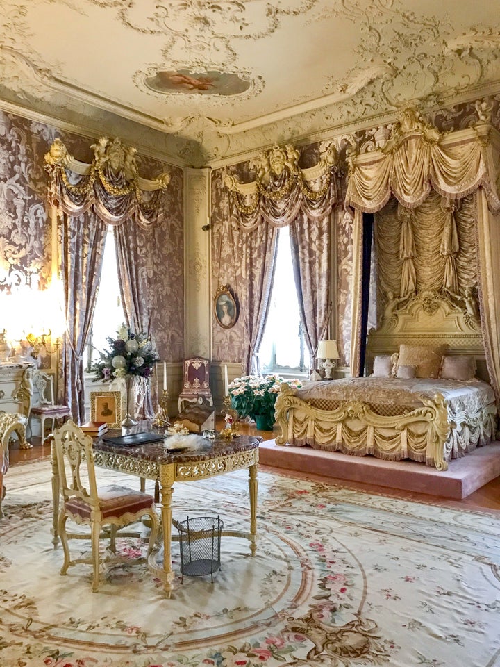 <p>A bedroom in Gilded Age mansion The Marble House. </p>