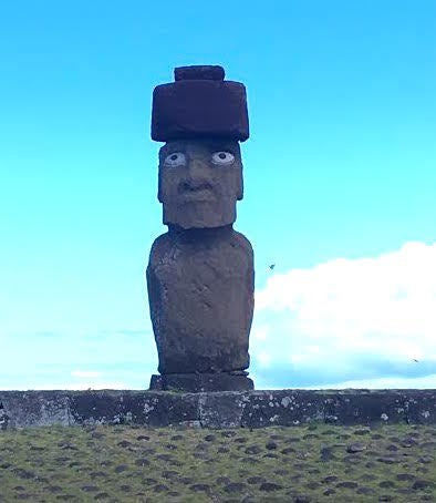 Easter Side Story, Moai Emoji