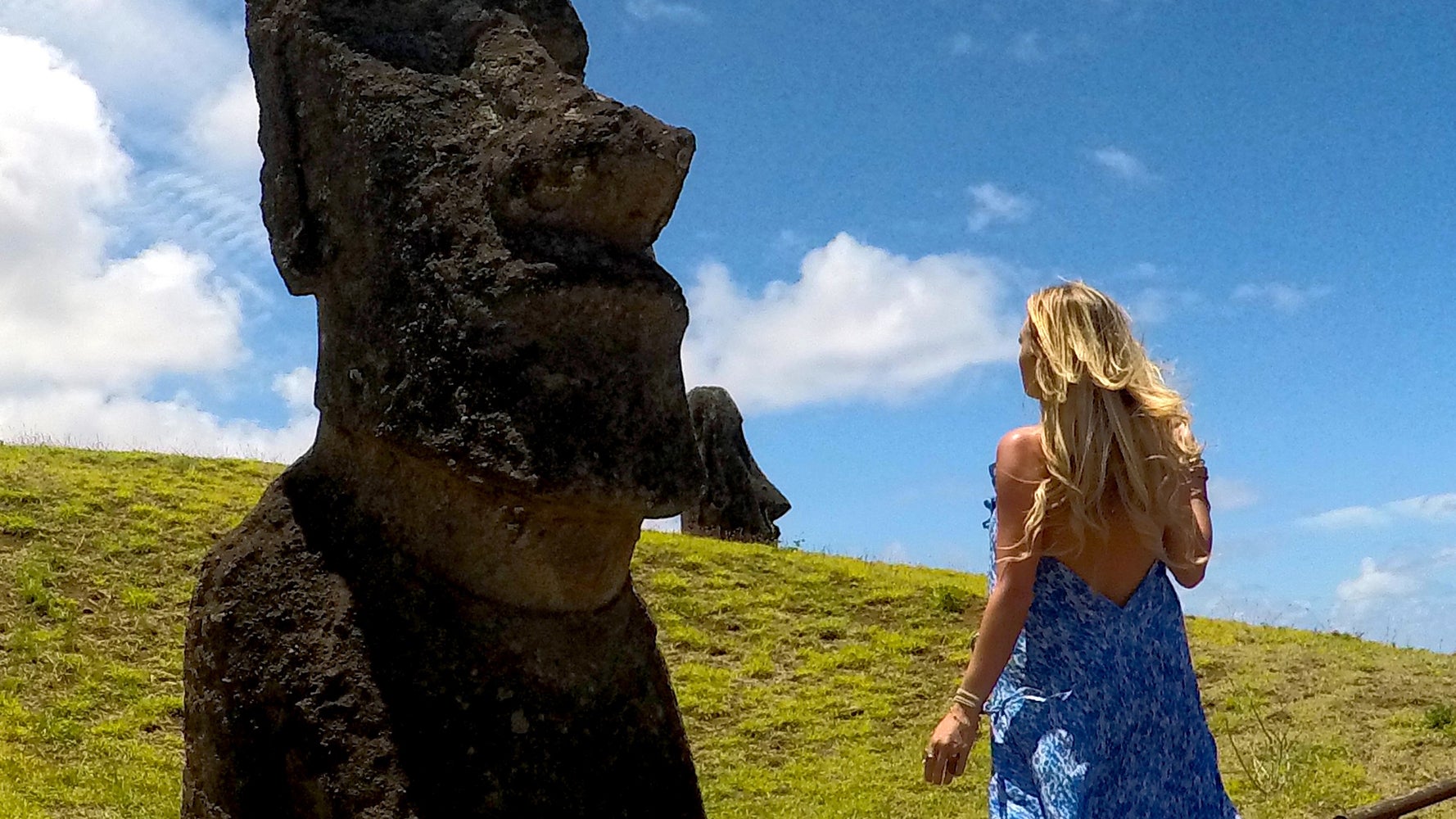 Here's Why Everyone Is Using The Stone Man (Moai) Emoji in 2023