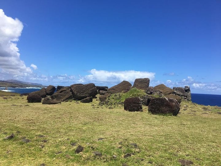 Here's Why Everyone Is Using The Stone Man (Moai) Emoji in 2023