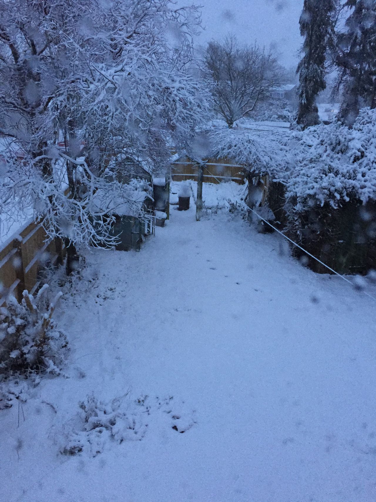Heavy snow was reported on Sunday morning in Buckinghamshire