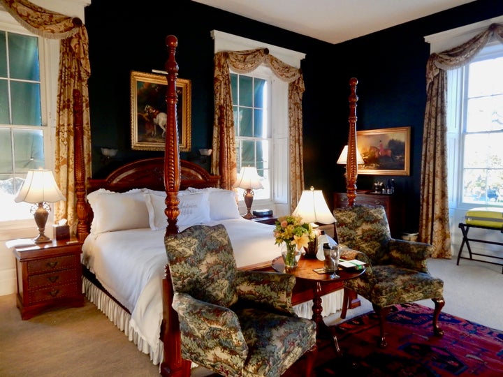 <p>Guest Room, Antrim 1844, Taneytown MD</p>