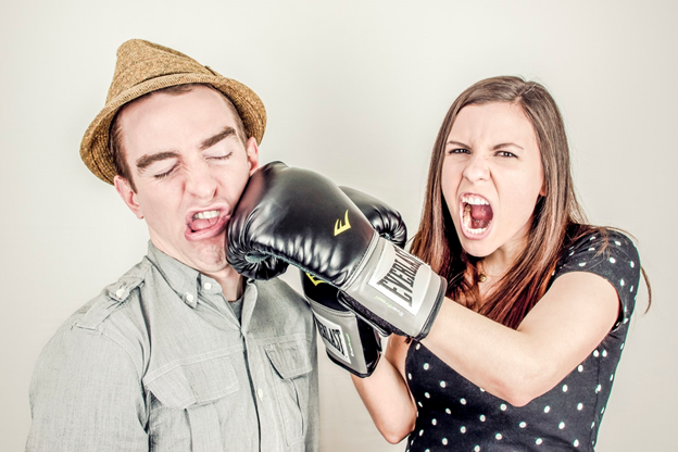 man and woman in a conflict (<a rel="nofollow" href="https://www.pexels.com/photo/man-couple-people-woman-343/" target="_blan