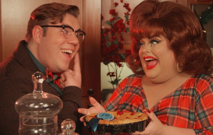 Exclusive Ginger Minj S White Christmas Video Premiere Huffpost