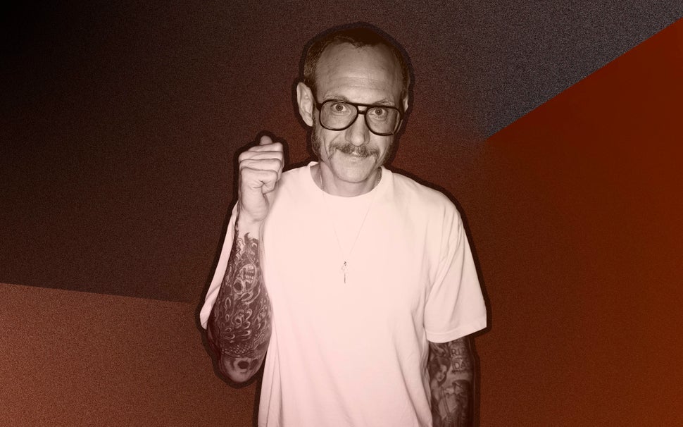 Photographer Terry Richardson used a professional coffee meeting to corner and assault designer Lindsay Jones, she says.