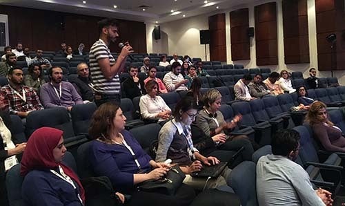 <p><em>Audience debates ethics of photo publishing (courtesy Tom Law)</em></p>