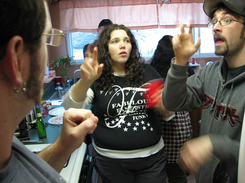 People arguing (<a rel="nofollow" href="https://commons.wikimedia.org/wiki/File:ASL_family.jpg" target="_blank">Wikmedia Com