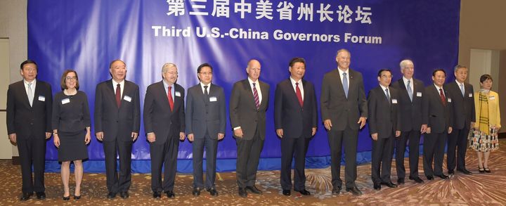 Gov. Inslee and a bipartisan group of U.S. governors met and signed an accord with Chinese governors on September 22, 2015 to promote clean energy technology and economic development. 