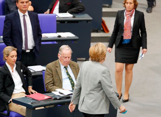 Würden wohl zusammen mit der Kanzlerin gegen den Familiennachzug stimmen: die AfD-Fraktion im Bundestag.