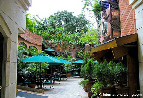 Cafe, El Poblado. Medellin, Colombia.