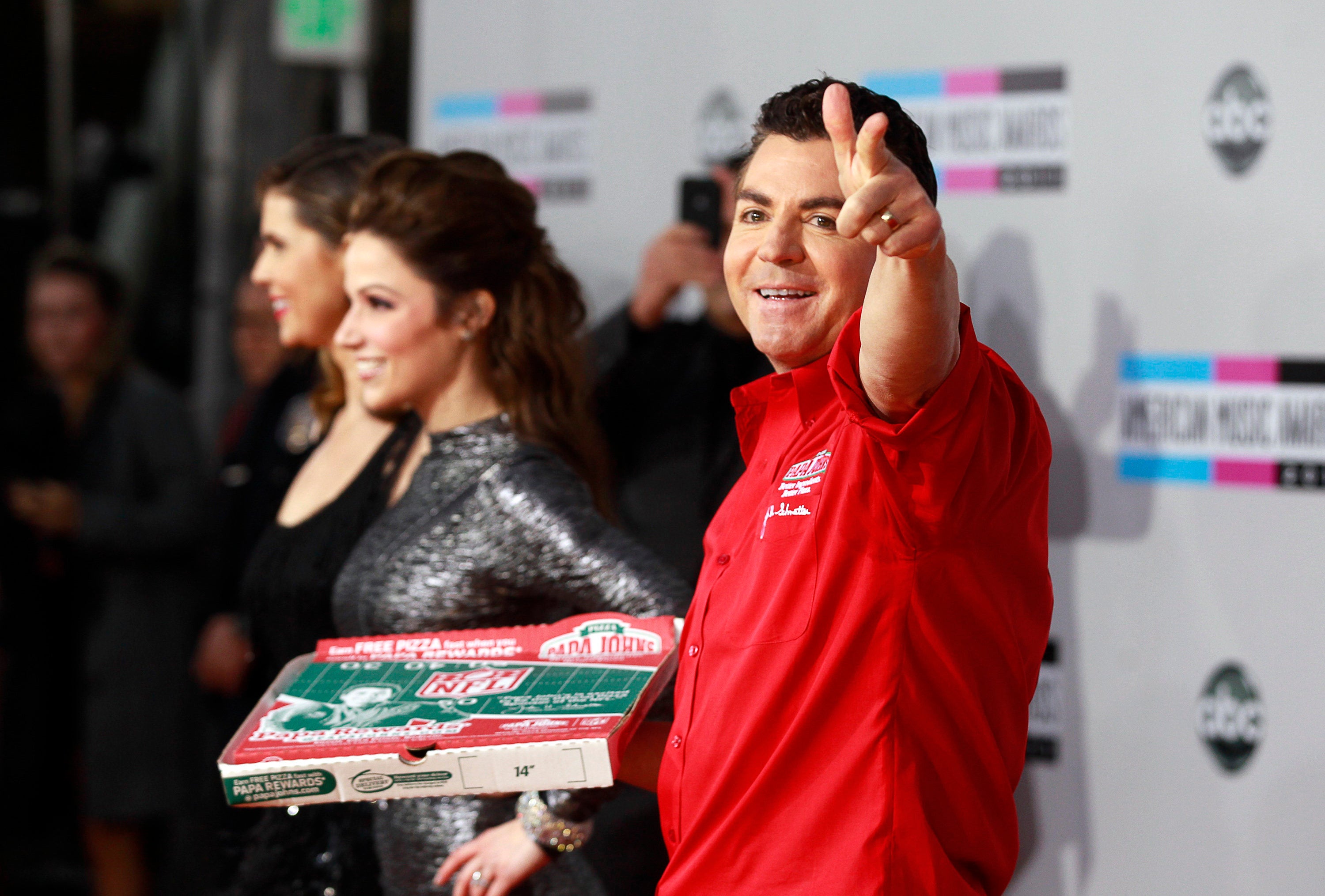 Papa John S Founder Out As Ceo Weeks After Nfl Comments