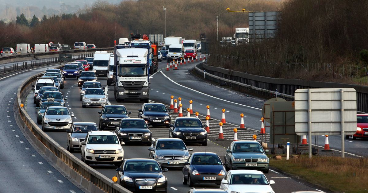 Christmas Traffic: Severe Jams From Lunchtime, Expert Warns As 1.3M ...