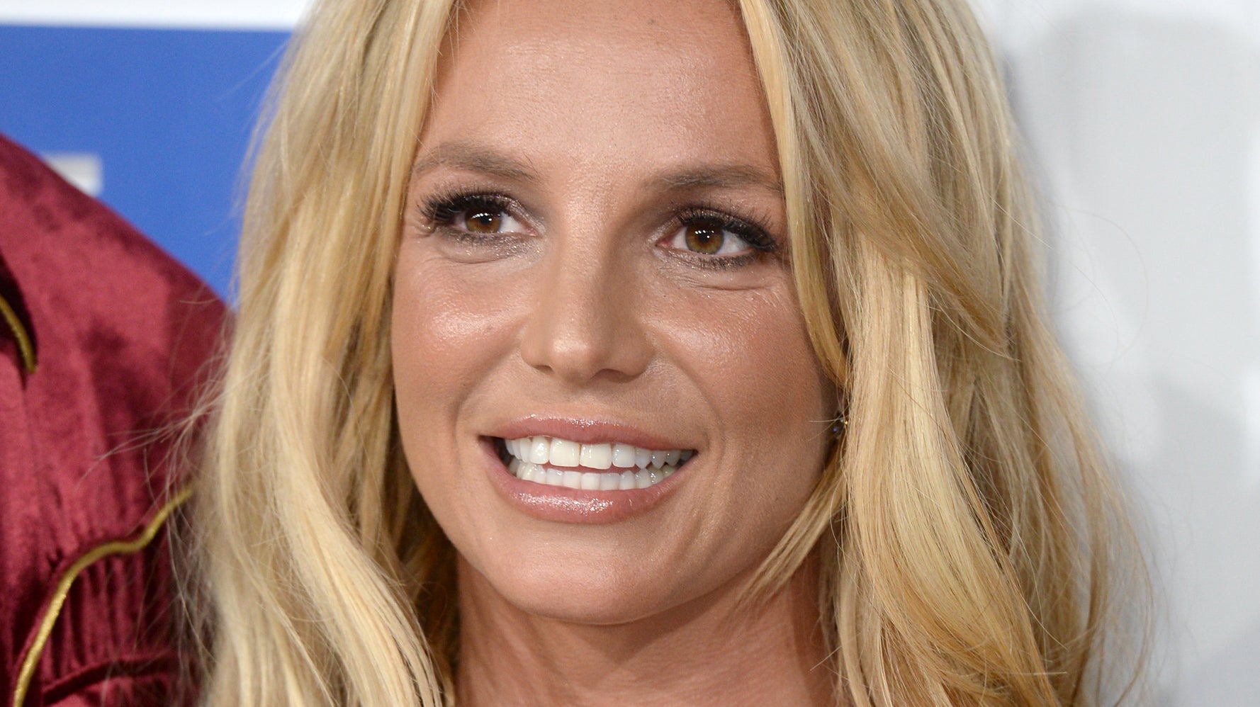 Britney Spears Wears Slogan T Shirt In Support Of Dreamers Huffpost
