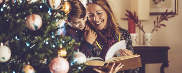 Bei der HuffPost könnt ihr die Weihnachtsgeschichten aus der Bibel nachlesen und euren Favoriten finden.