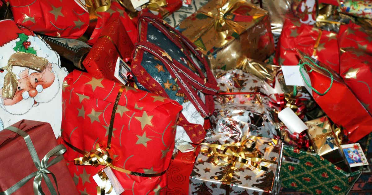 Thieves Steal £2,000 Of Wrapped Gifts In Christmas Eve