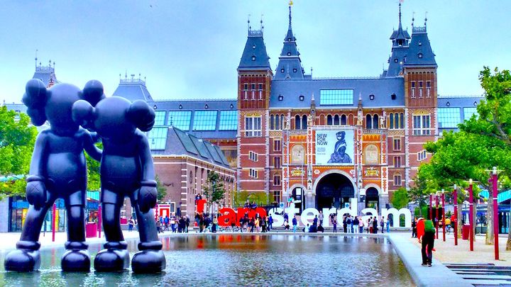<p>The classic “I Amsterdam” sign by the Rijksmuseum on Museumplein.</p>