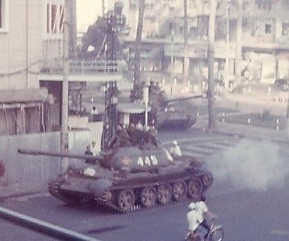 <p>May 1, 1975 North Vietnamese tank turns from Lam Son Square down Tu Do Street toward the waterfront</p>