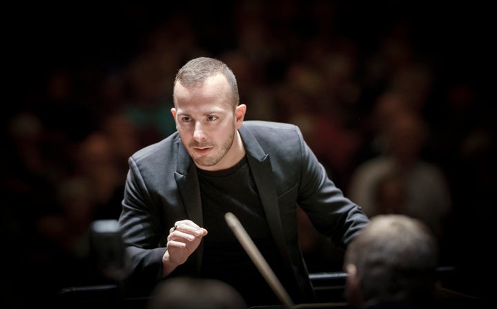 Yannick Nézet-Séguin conducting.