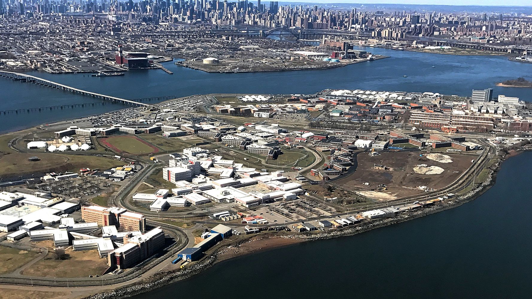 first-rikers-island-jail-facility-set-to-close-this-summer-huffpost