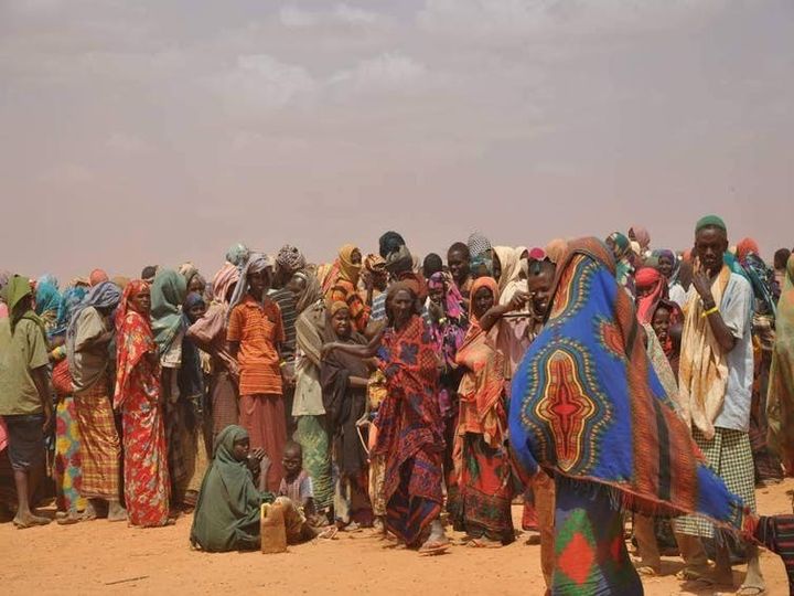  People displaced by drought in Somalia queue to register at a refugee camp in neighboring Ethiopia, July 26, 2011.