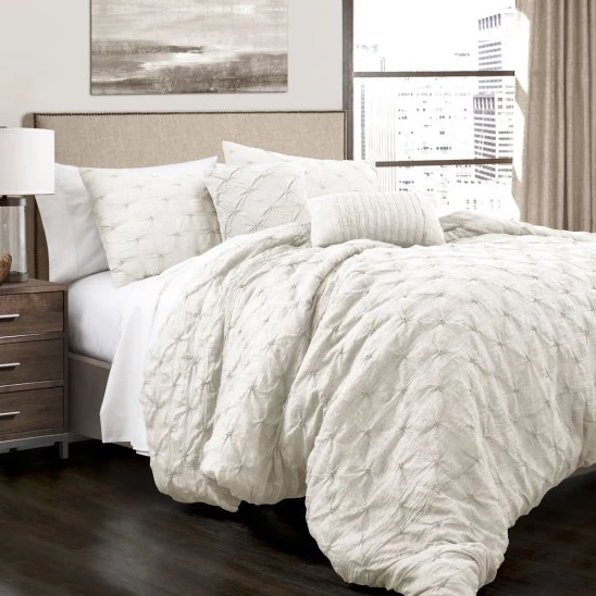 14 White Bedding Sets For That Winter Wonderland Look Huffpost Life 14 White Bedding Sets For That Winter