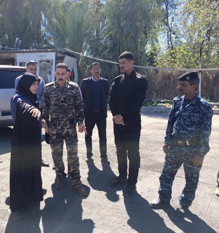<p>Dr. Hanan al Fatlawi discussing national security with Iraqi Army Officers. </p>