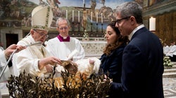 Πάπας Φραγκίσκος στις μητέρες: Θηλάστε ελεύθερα στην Καπέλα Σιστίνα